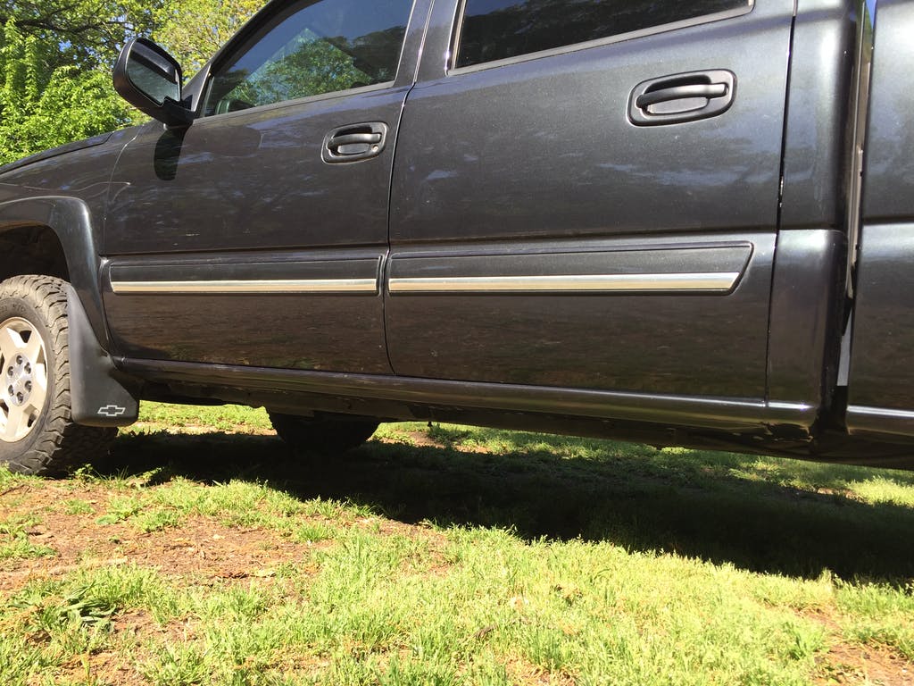 Original Appearance Manufacturing Chevrolet / GMC 1999-2006 Silverado/Sierra Crew Cab, Slip On Rocker Panel + Cab Corner plastic slip on rocker panels
